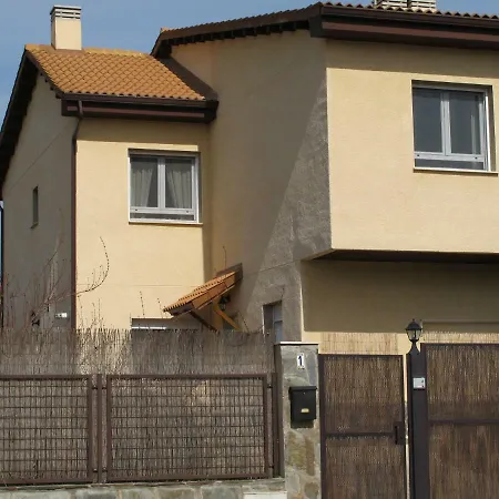 El Eresma De Carmen Holiday home Hontanares de Eresma